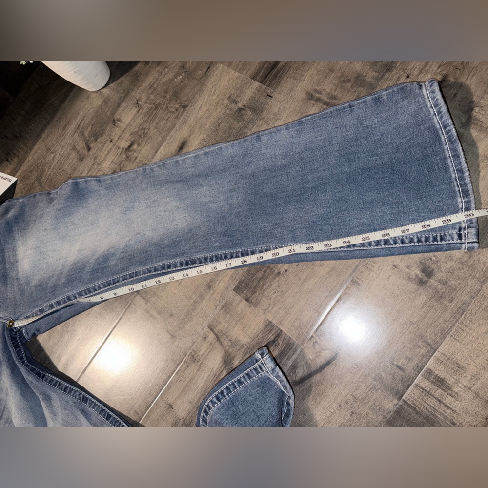 NWT Telepatia Low Rise Bootcut Angel Wing back Pocket Embroidered with Rhi - Picture 4 of 9